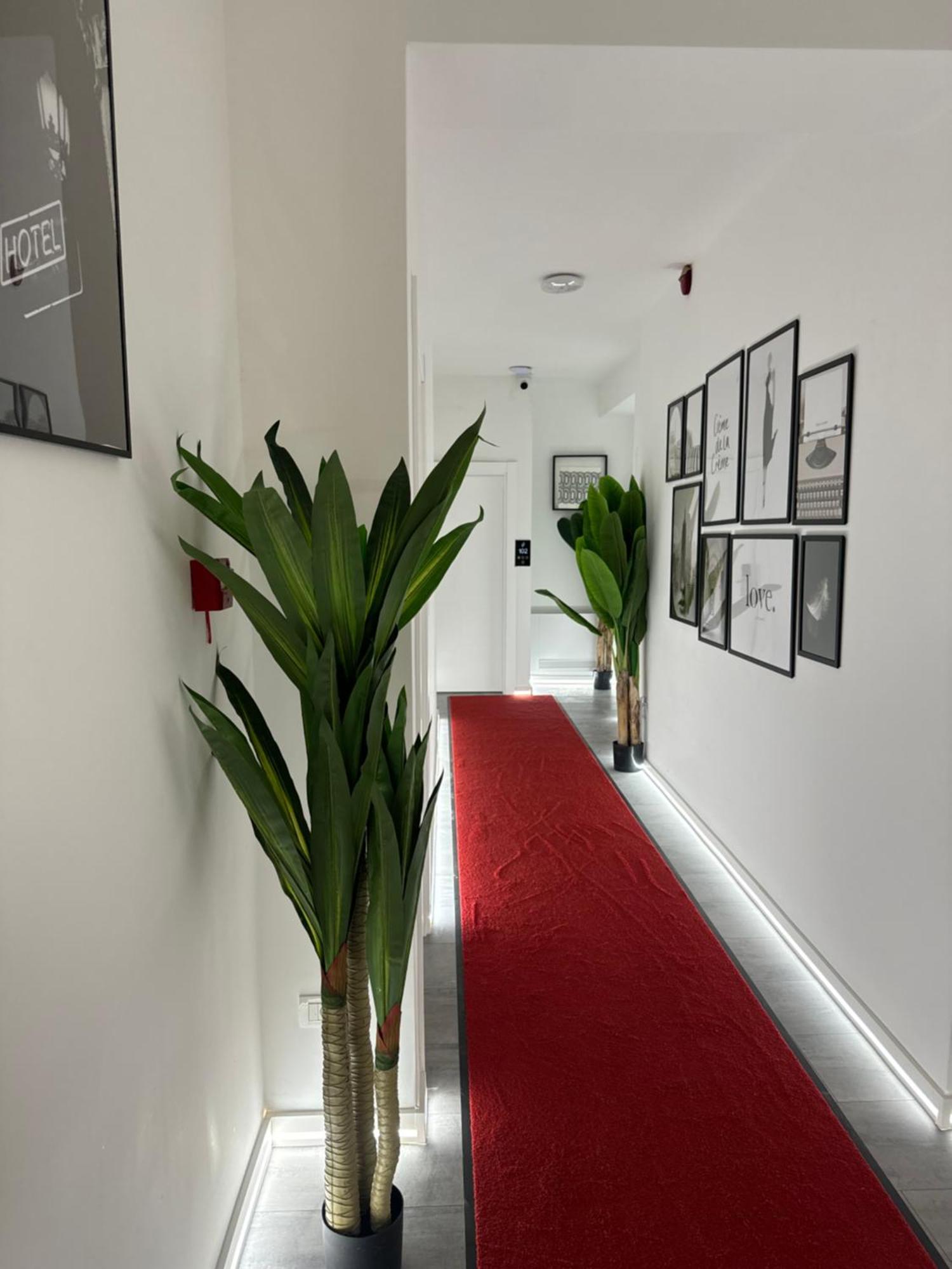 Hotel Le Manoir Gostivar Exterior photo
